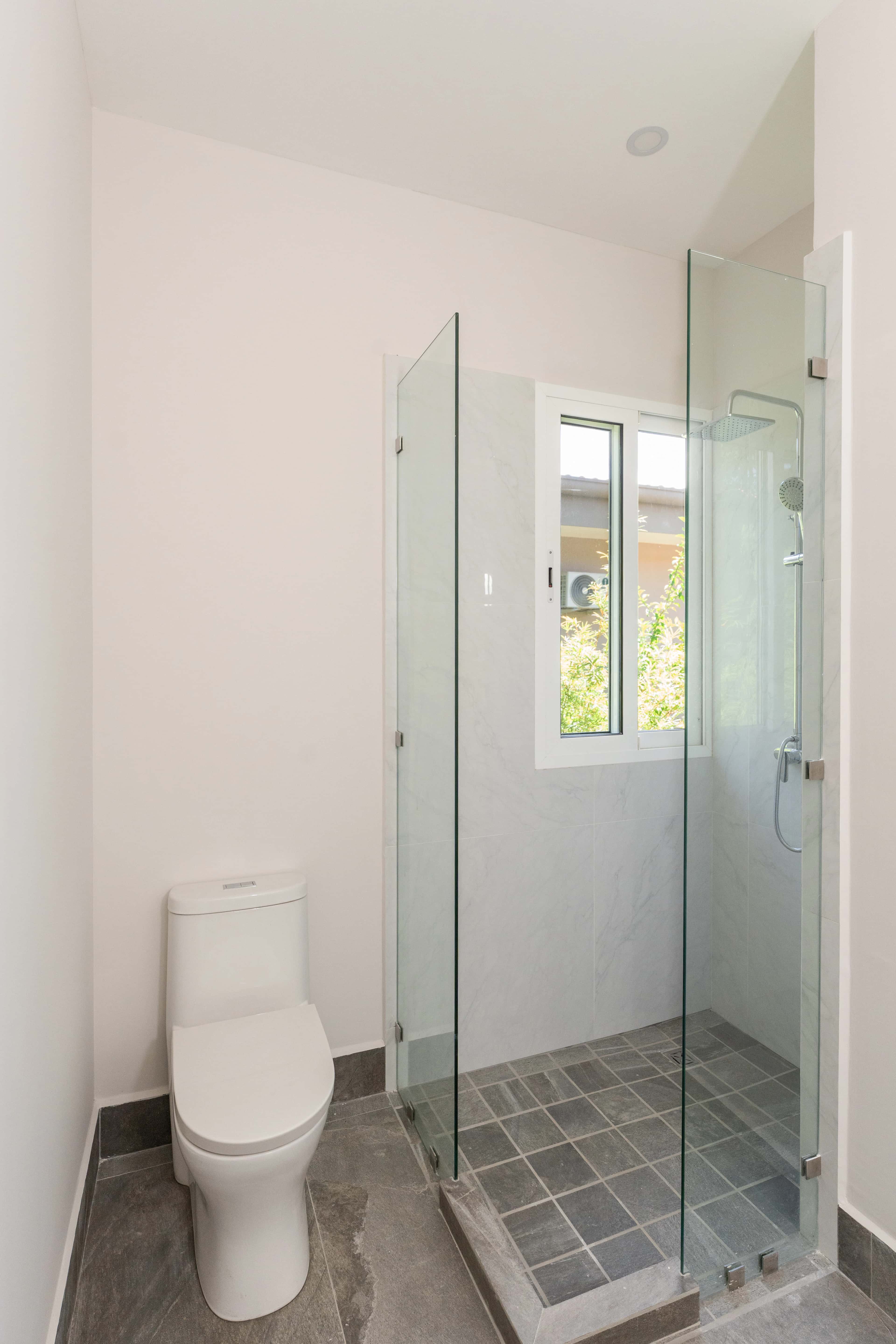 House 04 - Image 15