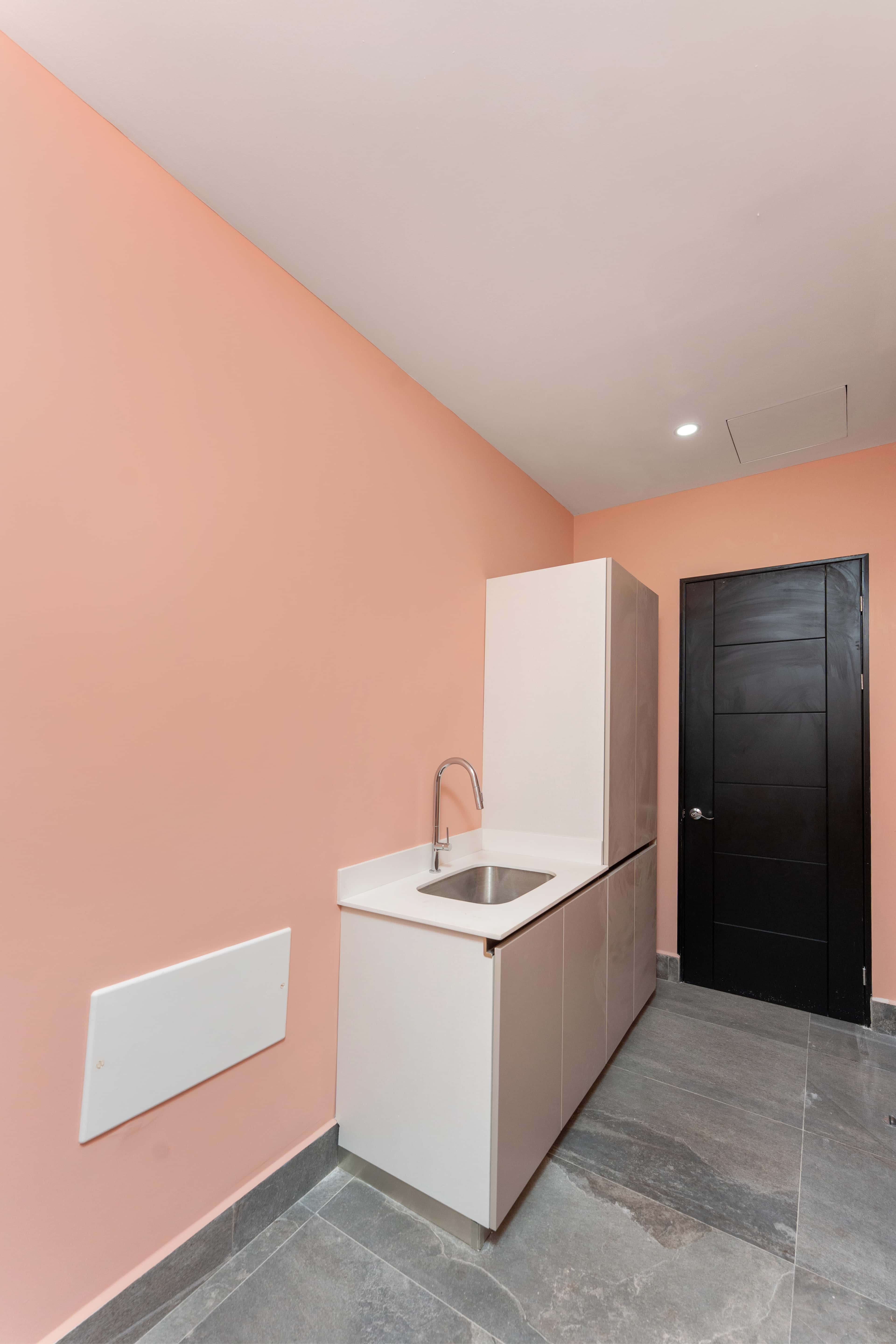 House 04 - Image 29