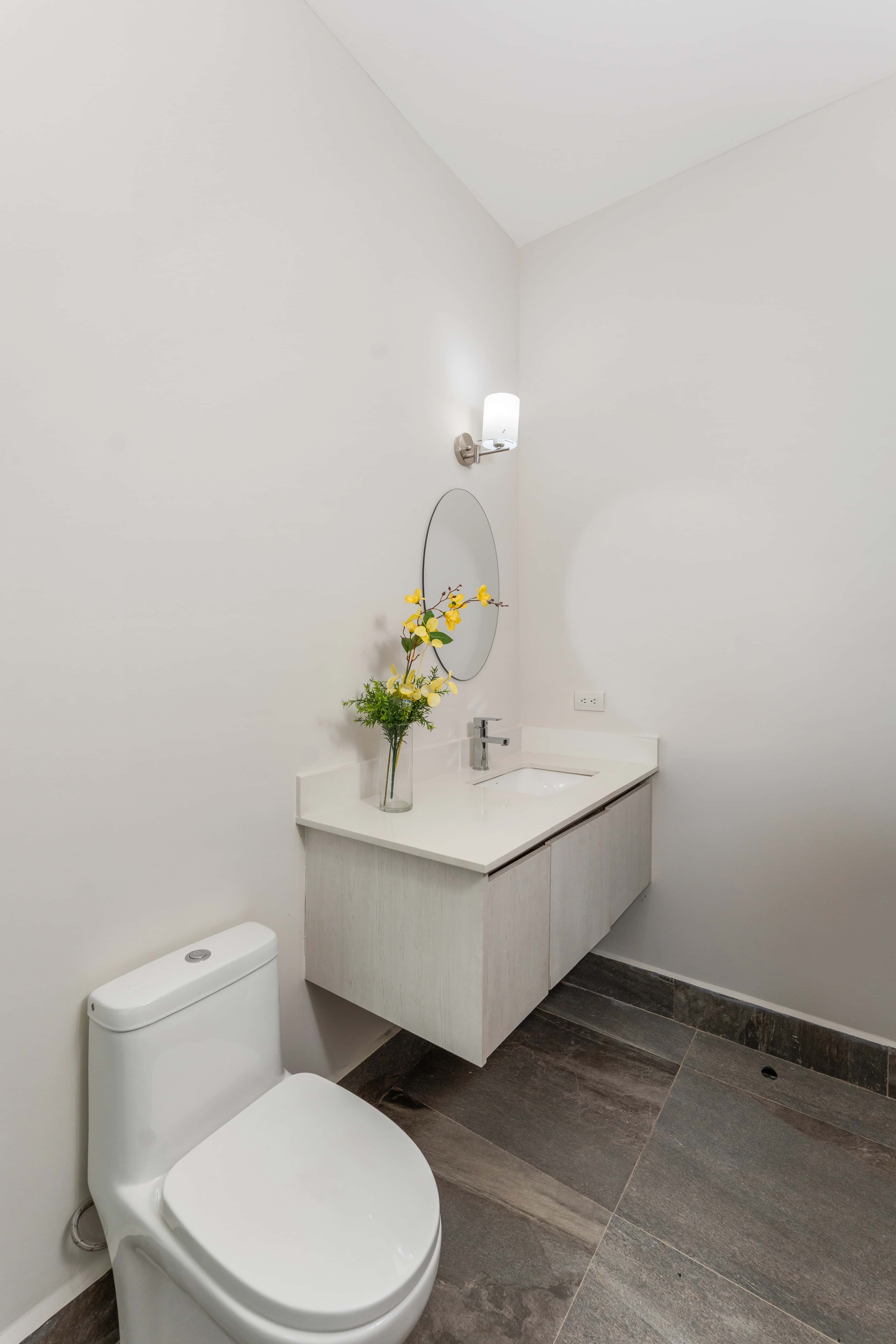 House 04 - Image 30