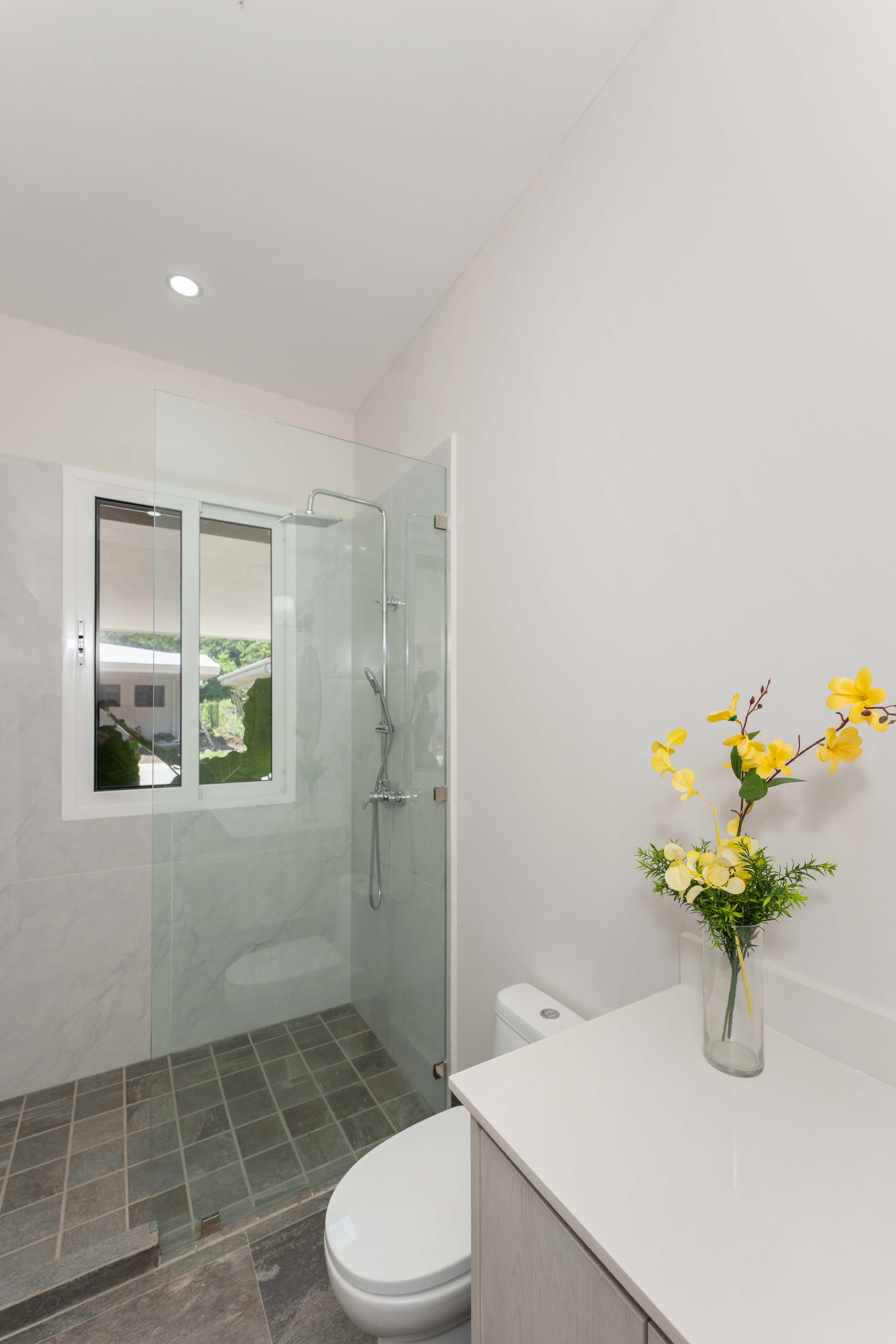 House 04 - Image 32