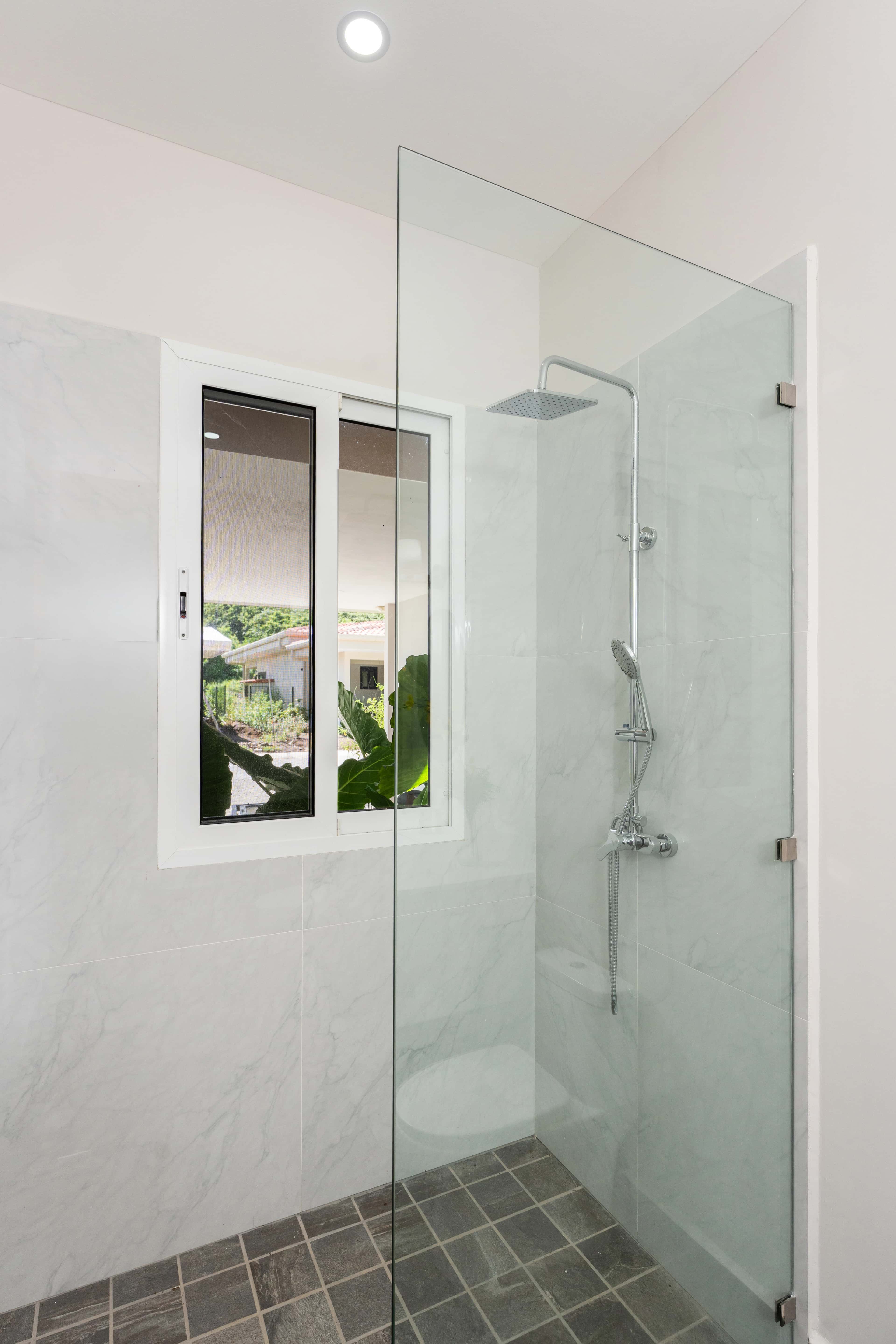House 04 - Image 33