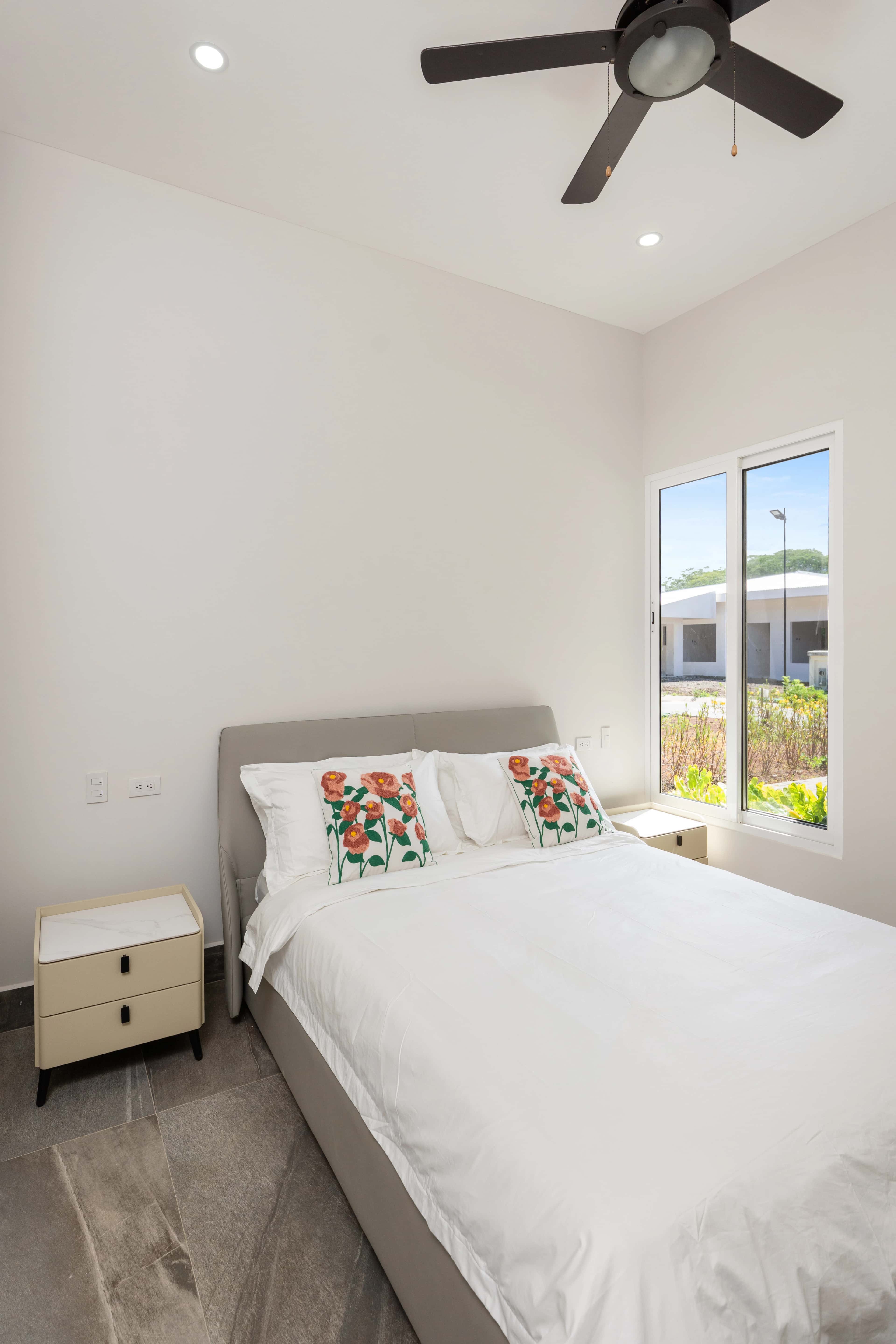 House 04 - Image 34