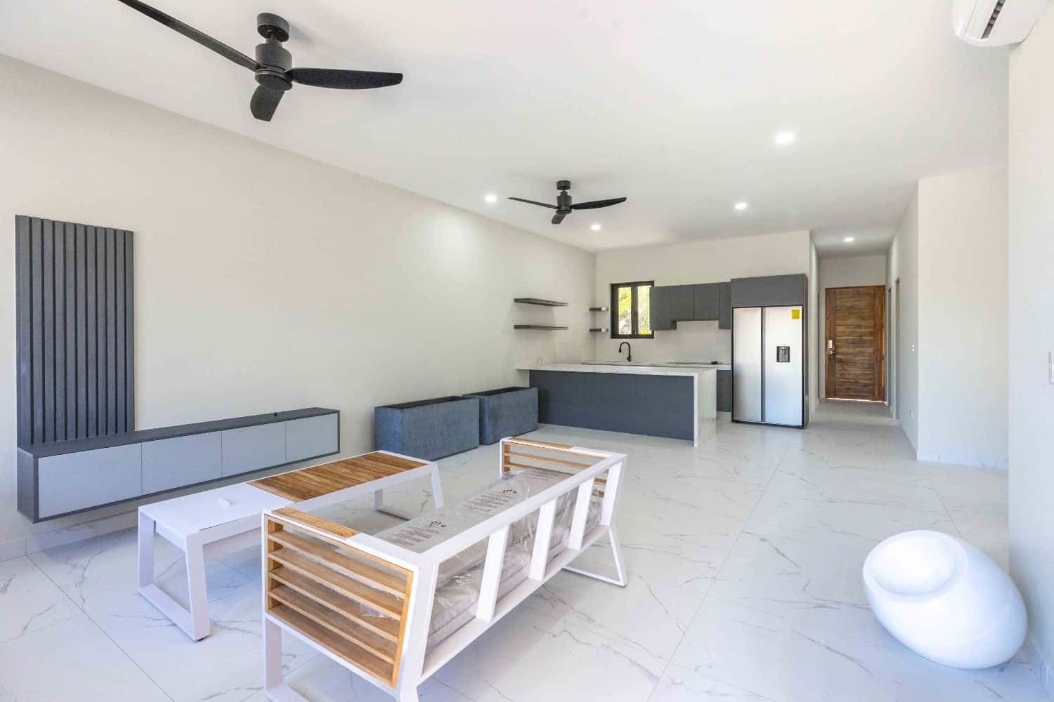 House 18 - Image 2