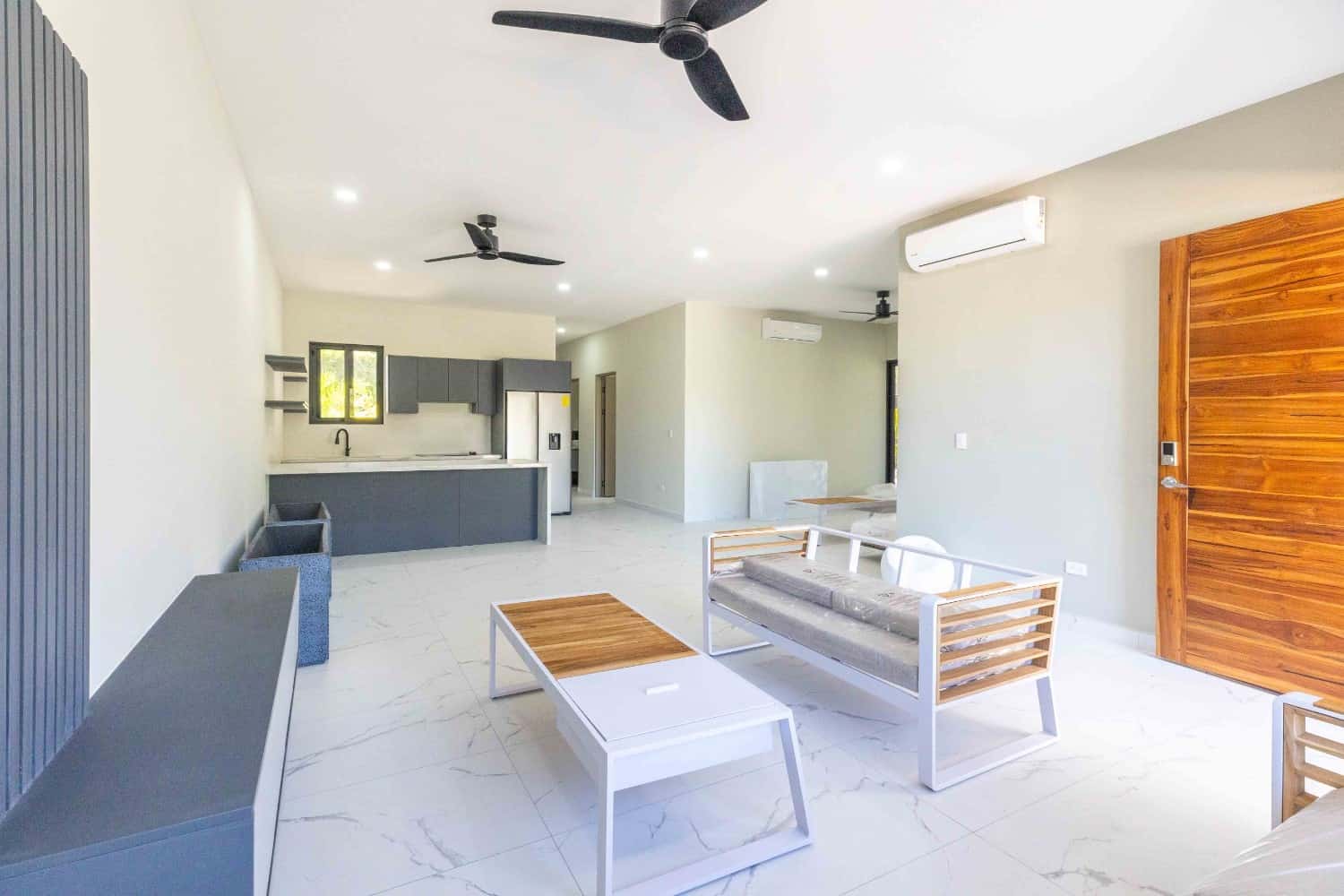 House 18 - Image 3