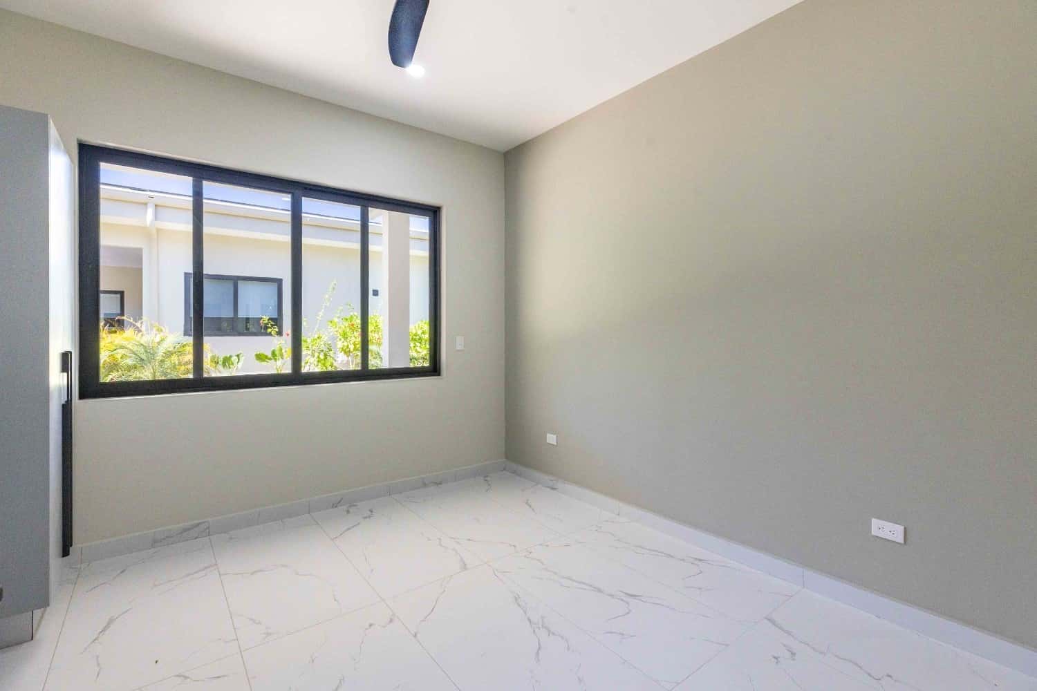 House 18 - Image 12