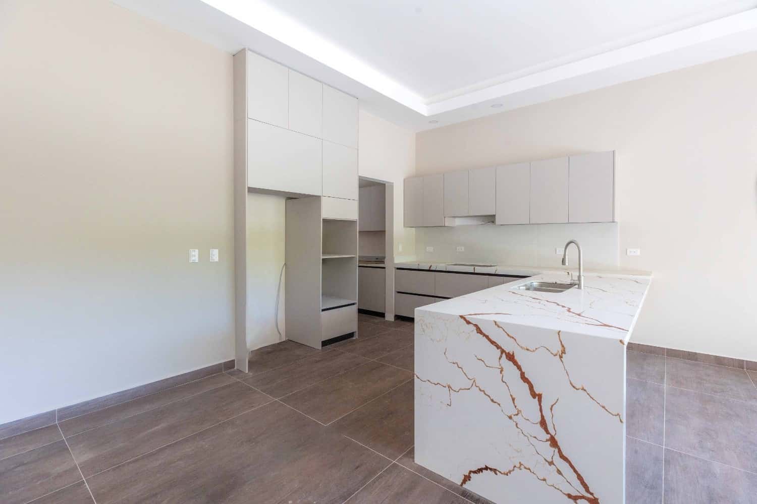 House 21 - Image 2