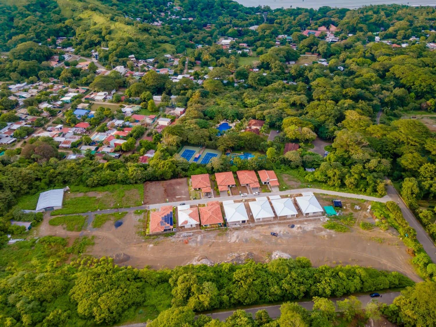 Lot 01 - Image 9