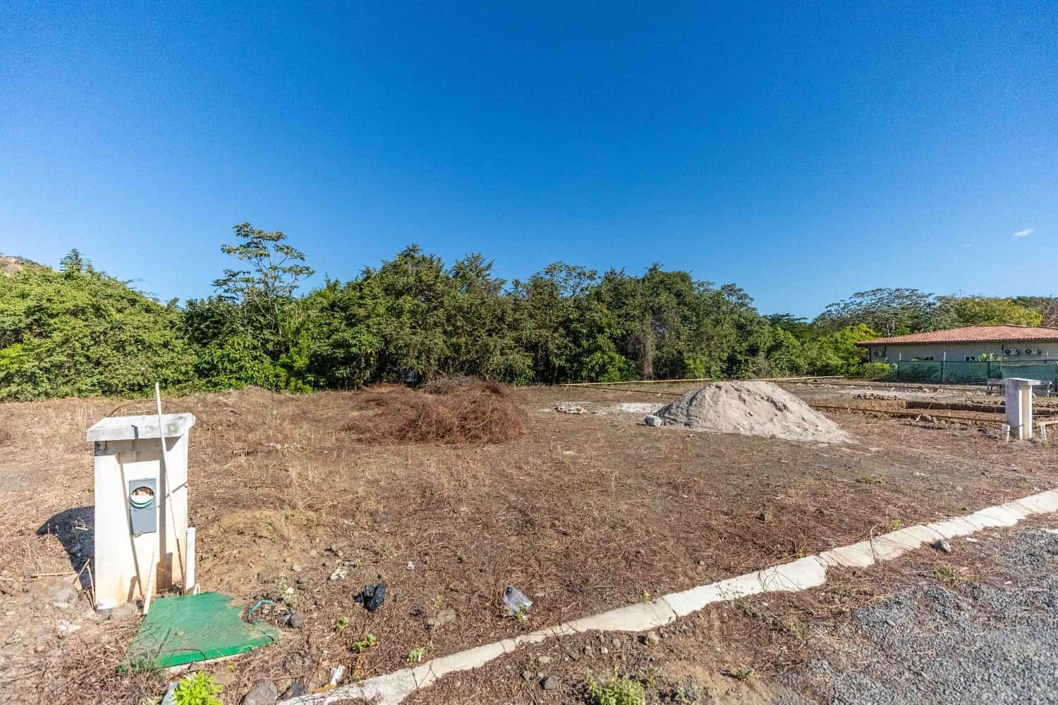 Lot 08 - Image 1